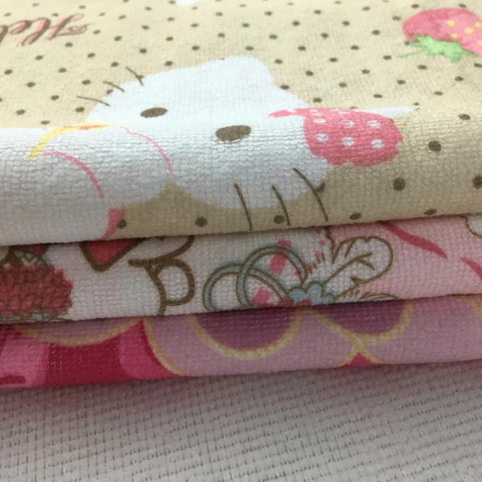 カスタマイズされる花いっぱいの漫画によって印刷される Microfiber の清拭布の生地